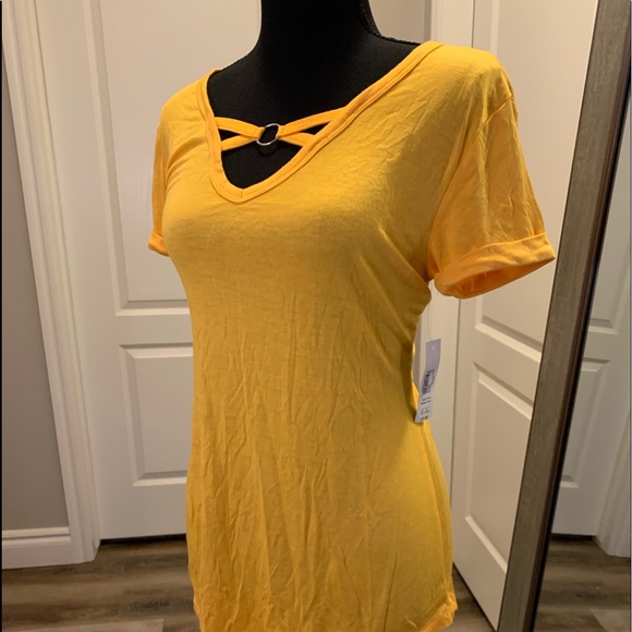 NO BOUNDARIES | Yellow Short Sleeve Blouse - Picture 3 of 10